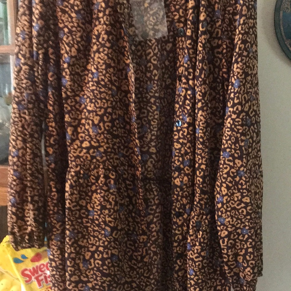 Logo blouse